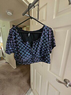 Torrid 3x Mermaid Zip Front Short Sleeve Bathing Suit Top